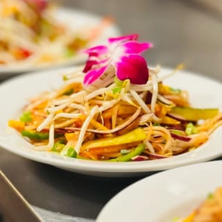 Thai Green Papaya Salad (Vegan)